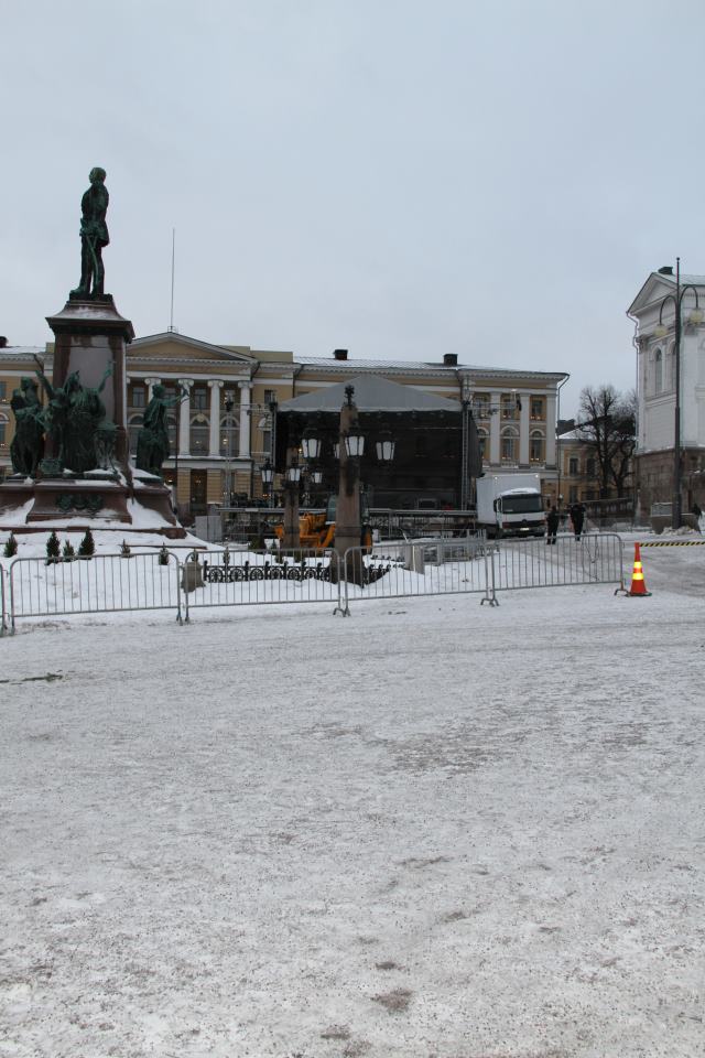 NYE preparations at Senaatintori.© Helsinki City Tourist Information